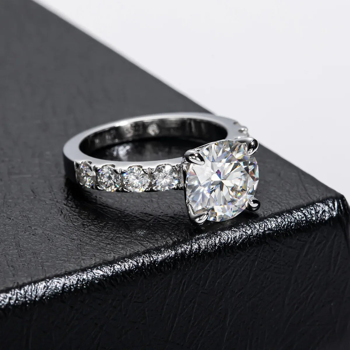 3.5 Carat Moissanite Diamond Engagement Ring S925 Silver Round - Empire P.E