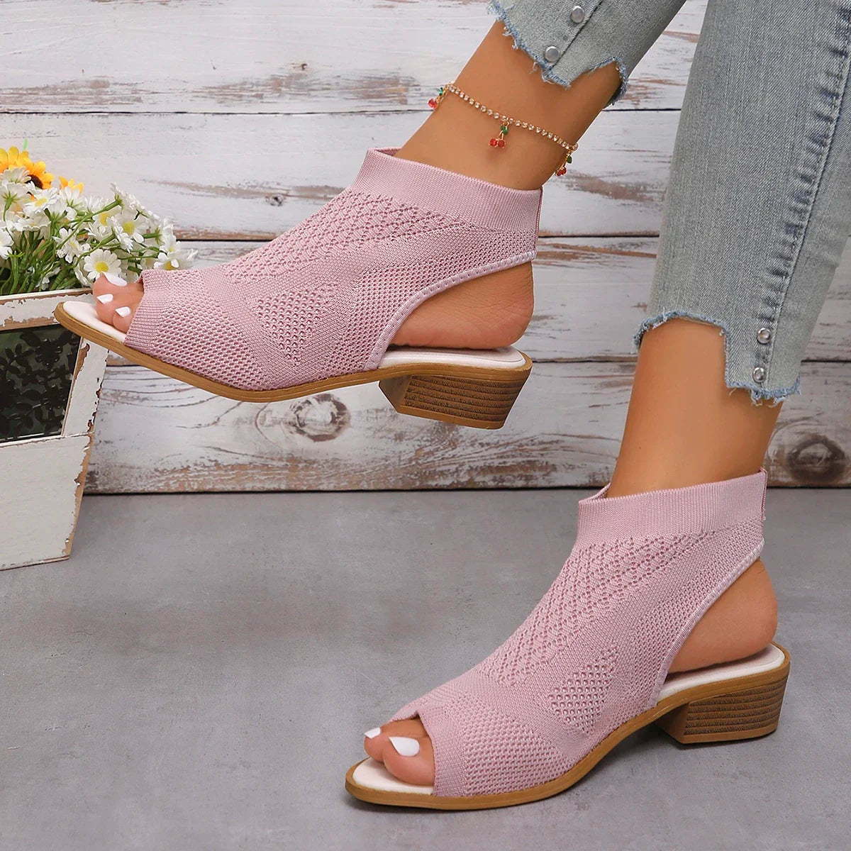 2024 New Summer Fashion Casual Comfortable Sandals