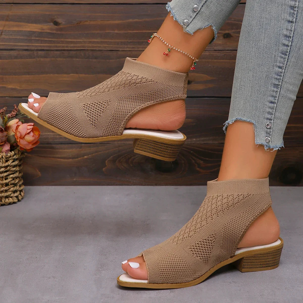 2024 New Summer Fashion Casual Comfortable Sandals