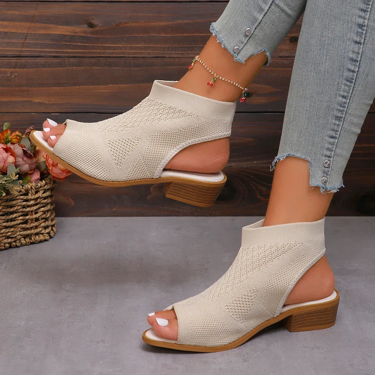 2024 New Summer Fashion Casual Comfortable Sandals