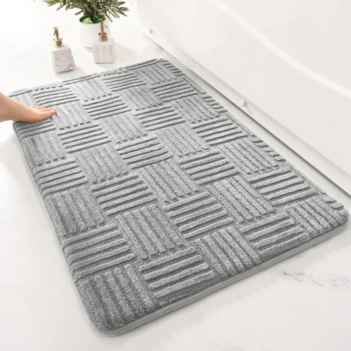 Simple bathroom absorbent floor mat