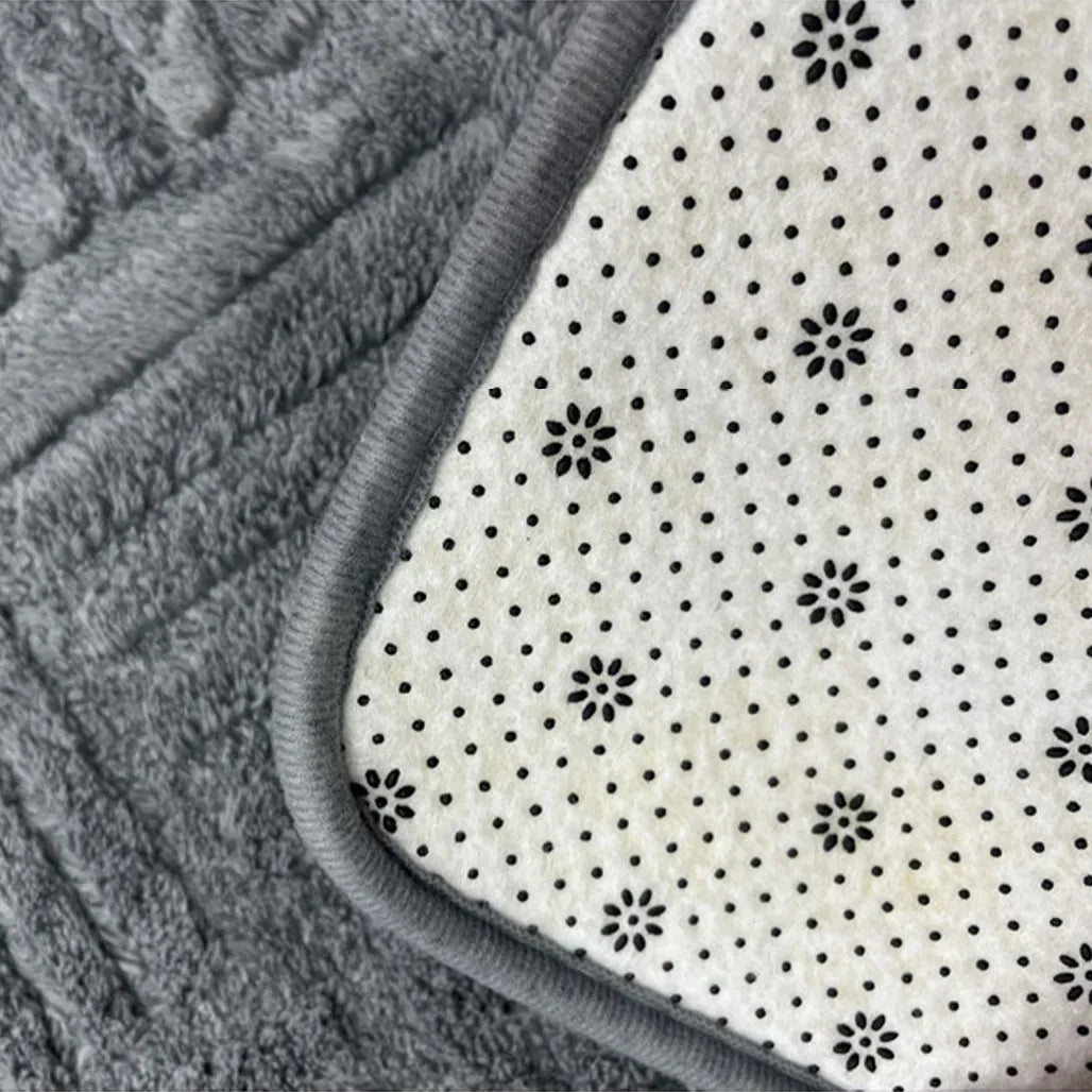 Simple bathroom absorbent floor mat