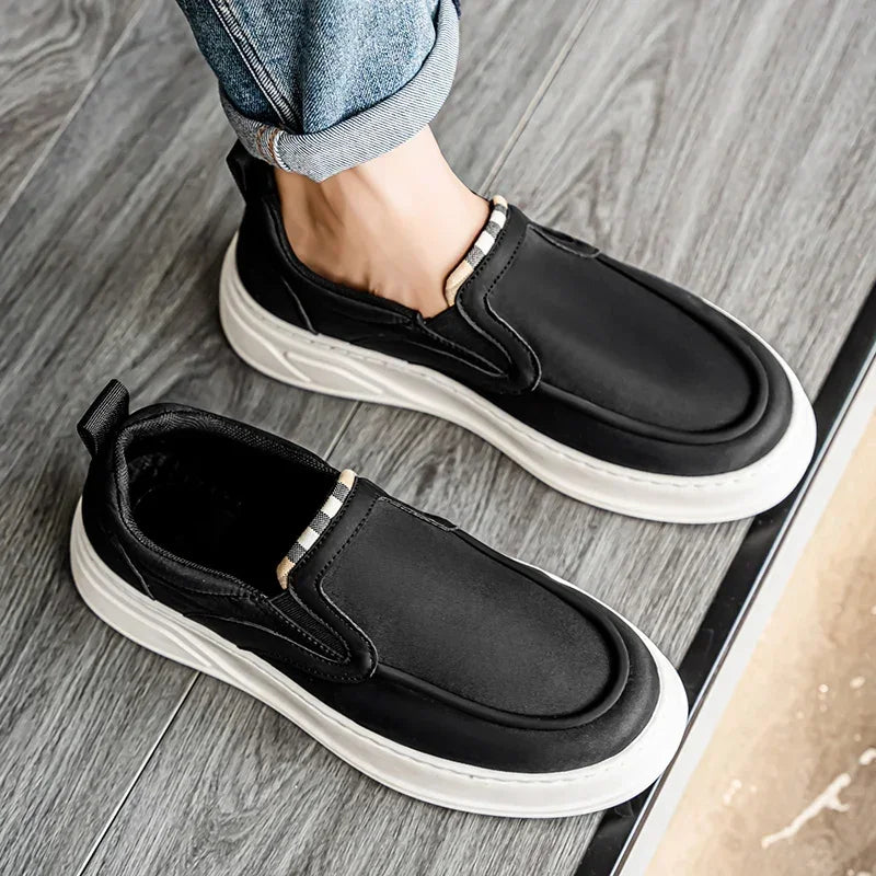 Fashionable Casual Flat-heeled Men's Shoes - Empire P.E