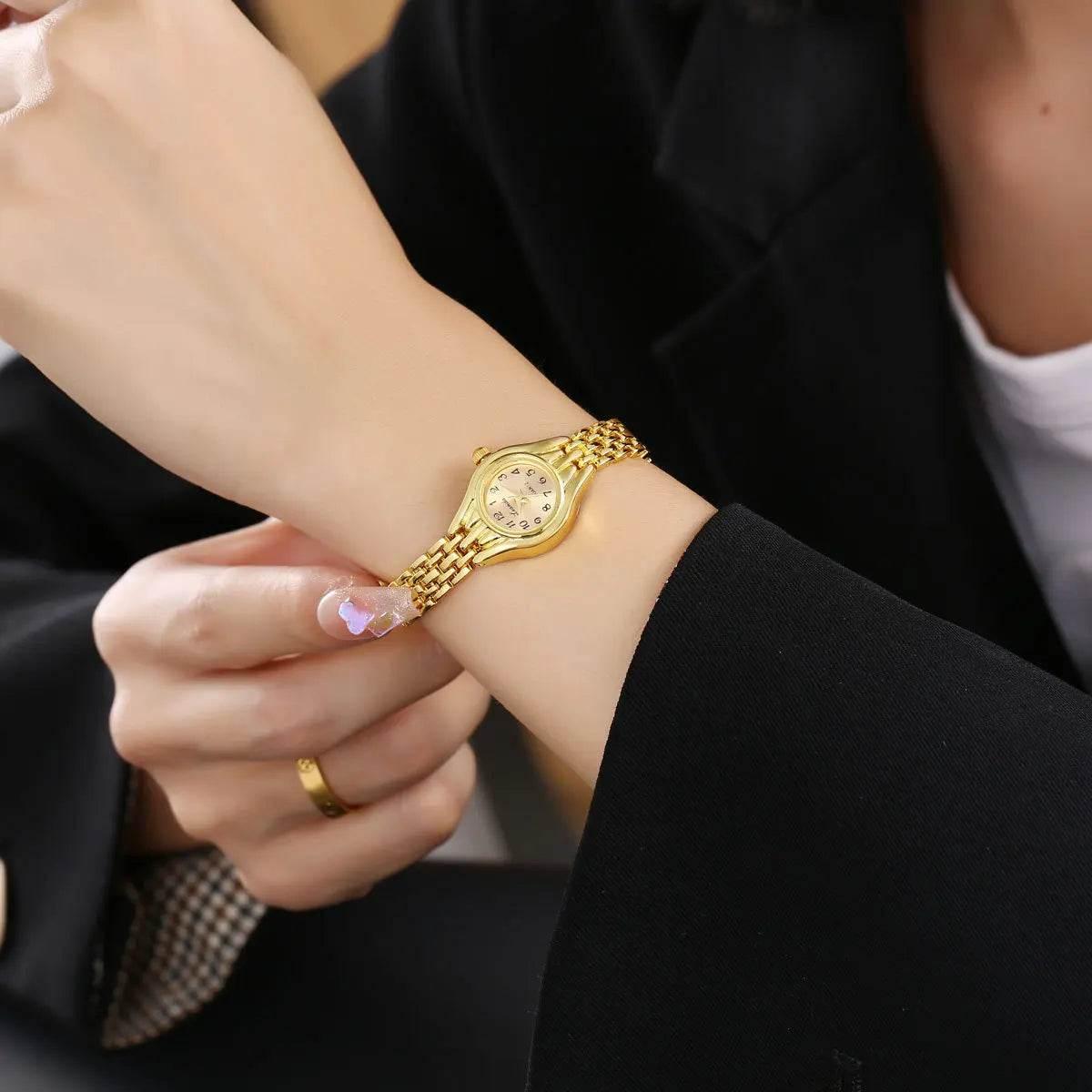 Fashion Women's Wristwatch Luxury Gold - Empire P.E